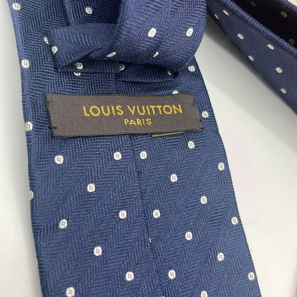 Louis Vuitton Silk Neck Tie - Picture 3 of 12